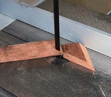 Yog'ochga ishlov beruvchi tarmoqli arra uskunasi US-MJ345